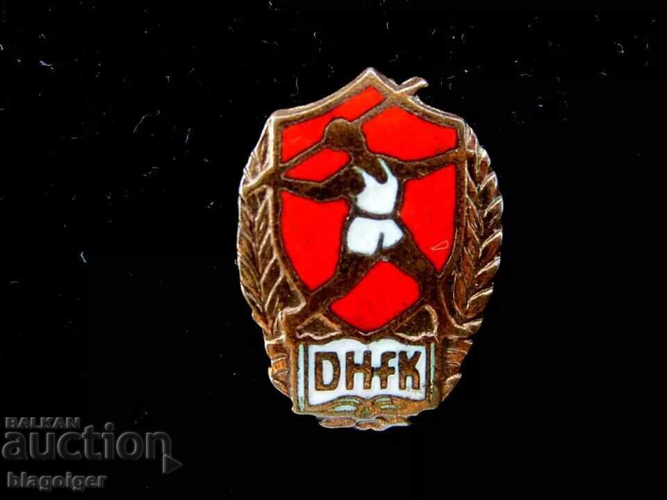Стара значка-ГДР-DDR-Спортна академия с цена 6.99 лв. | € 3.57
