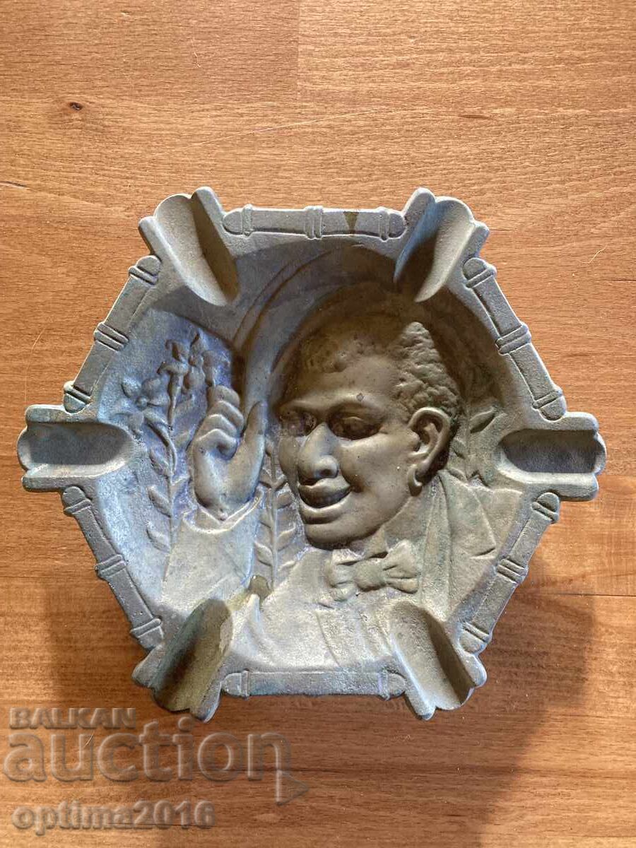 Cenușar masiv din alamă