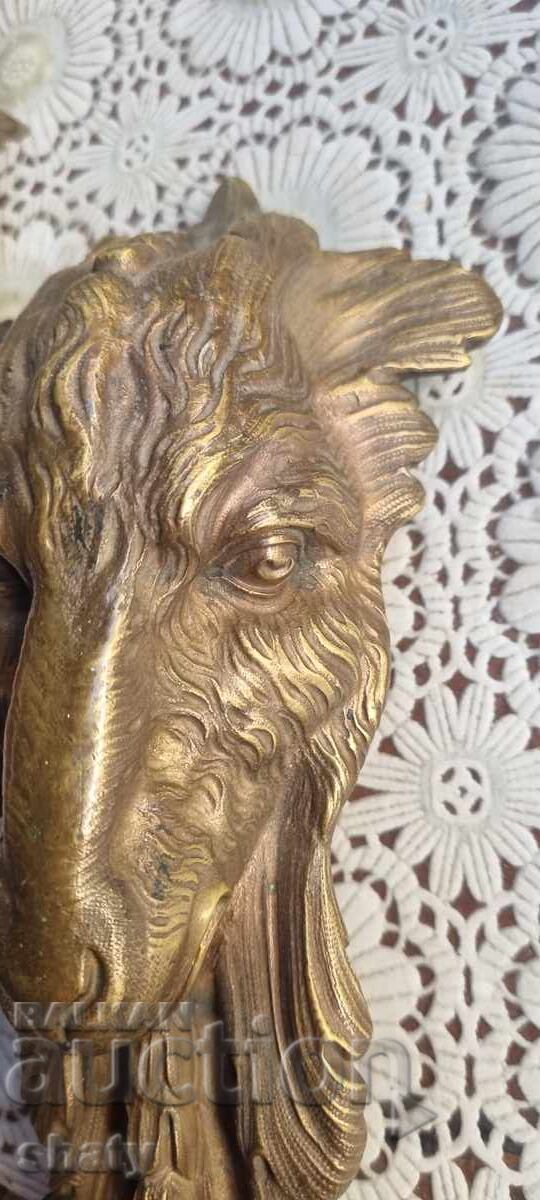 Delivery of Bronze sculpture. Massive figure