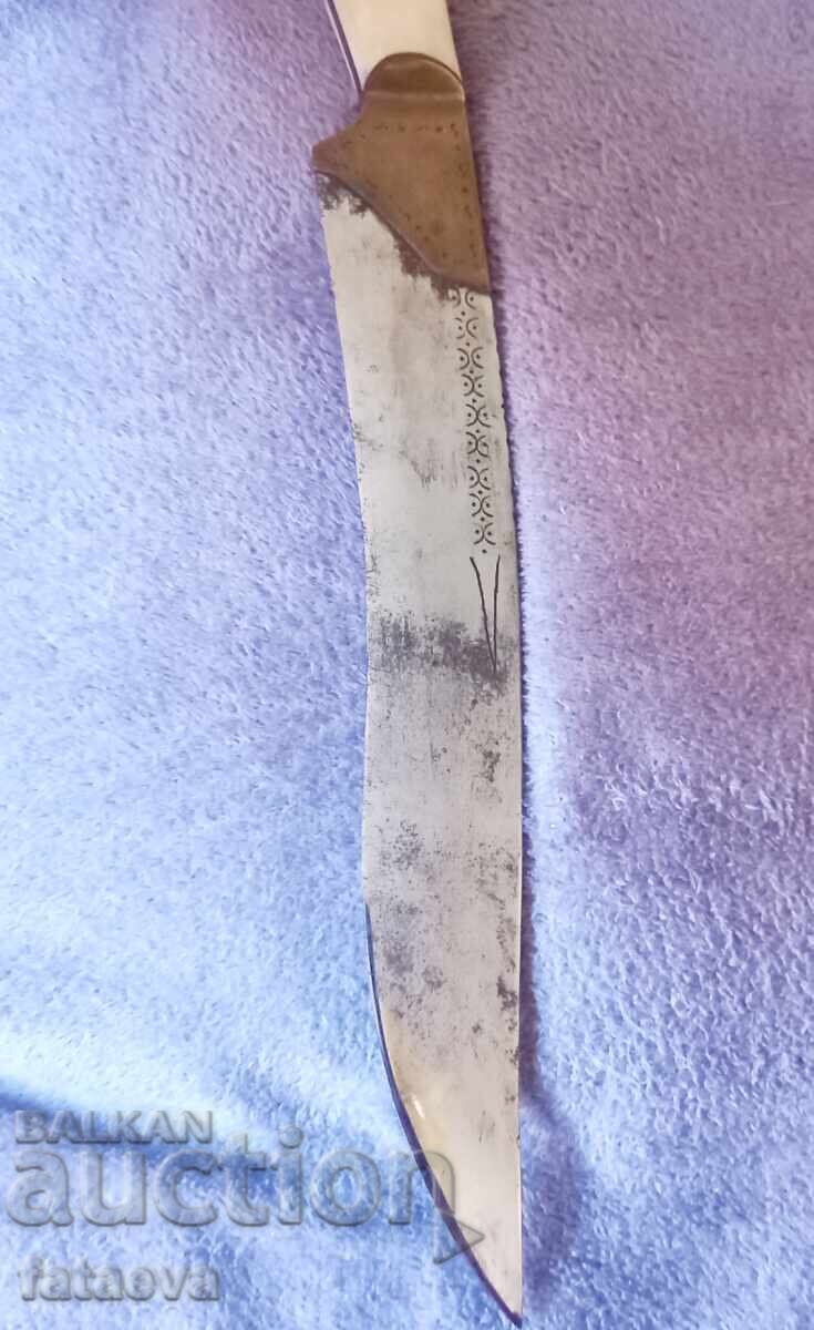 Cuțit de la Meșter Bulgar cu preț 230.00 BGN | € 117.60