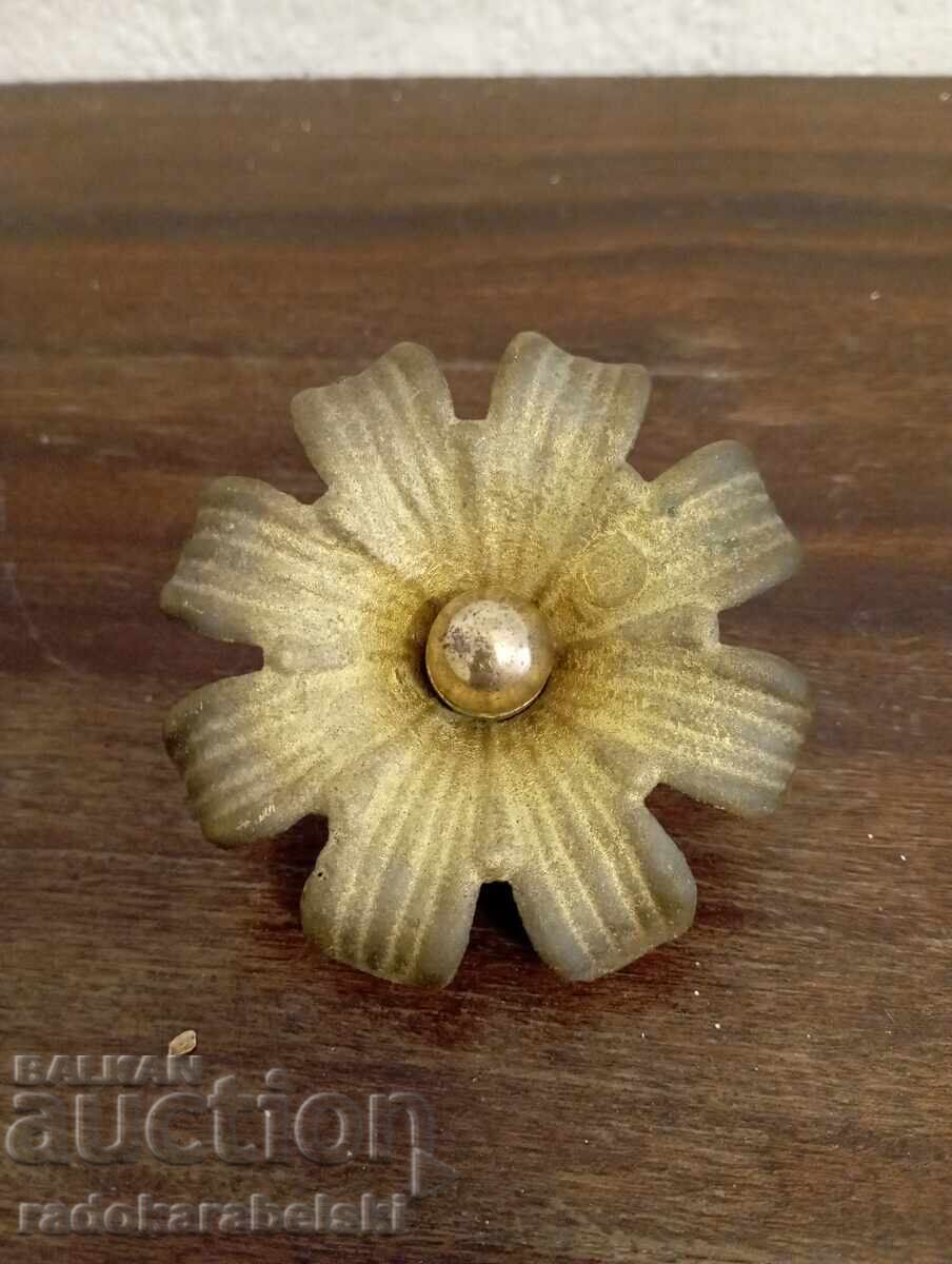 Τρία ορειχάλκινα λουλούδια - διακοσμητικά ορείχαλκου με τιμή 14.90 BGN | € 7.62