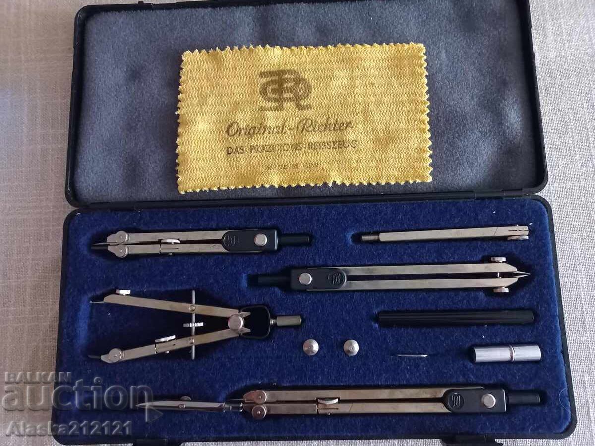 Set de compas Richter cu preț 35.00 BGN | € 17.90