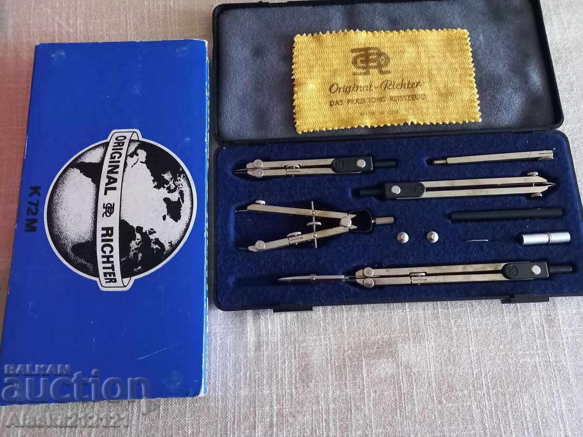 Livrarea Set de compas Richter