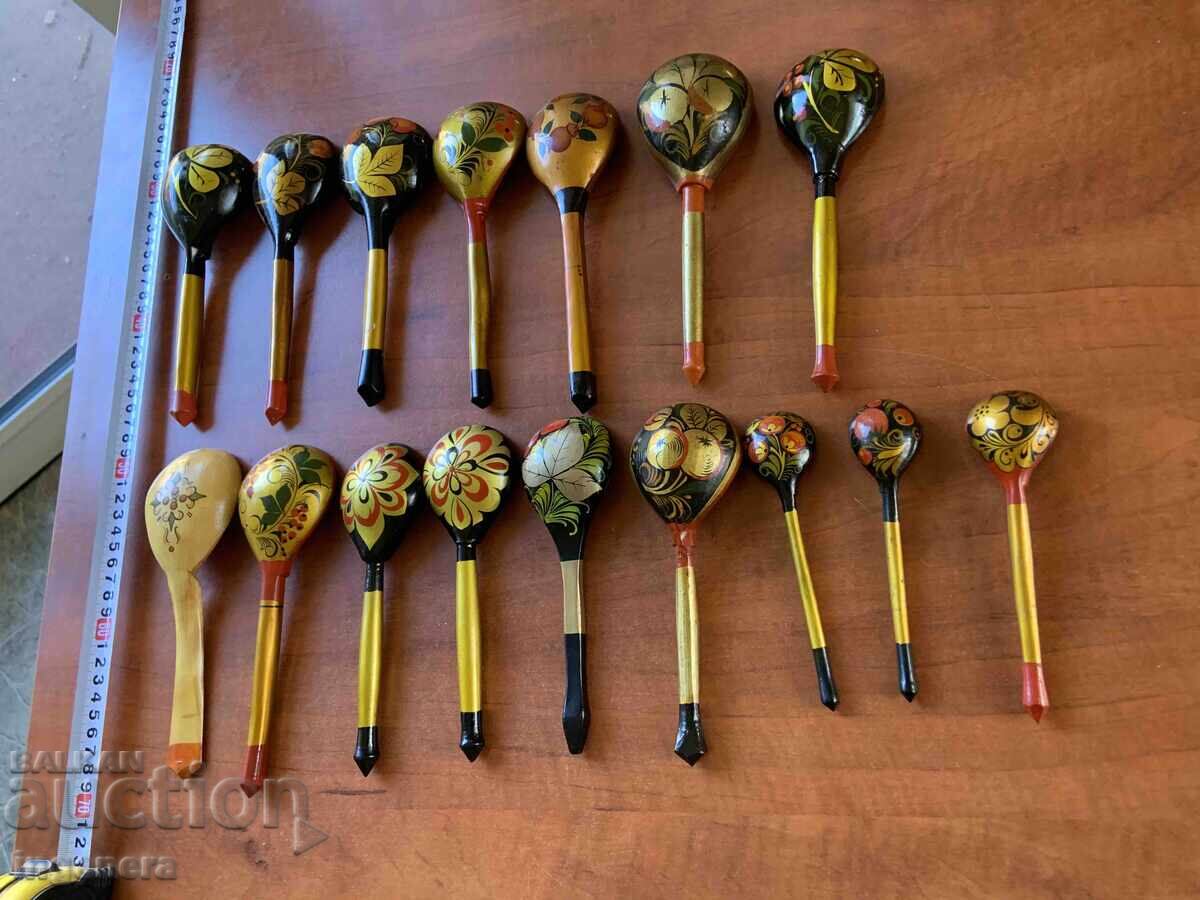 Licitație LINGURI DE LEMN CU MOTIVE RUSEȘTI, COLECȚIE DE 16 BUC