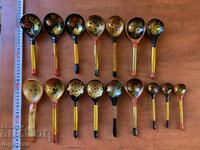 LINGURI DE LEMN CU MOTIVE RUSEȘTI, COLECȚIE DE 16 BUC