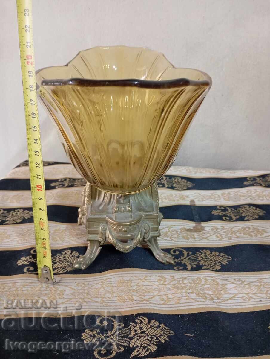 Auction  Vintage cup, fruit bowl