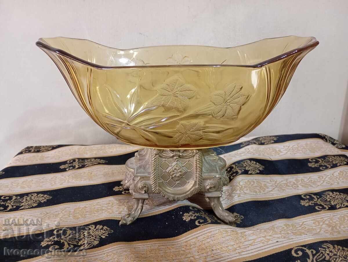 Delivery of Vintage cup, fruit bowl