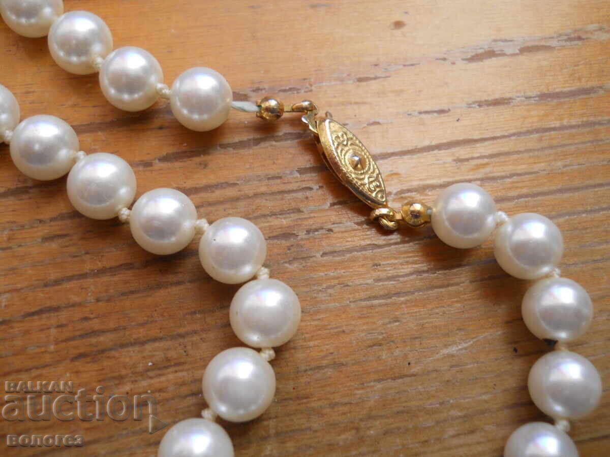 Colier de perle cu preț 16.00 BGN | € 8.18 Colier de perle cu preț 16.00 BGN | € 8.18