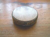 Cutie metalică veche pentru pudră