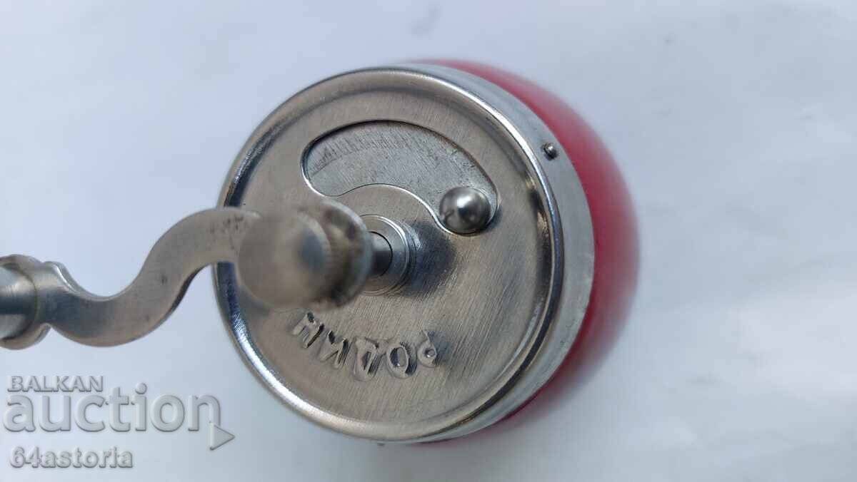 Auction  Spices, grinder, mill, homeland, black pepper