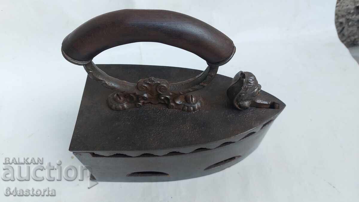 Flat iron heated by charcoal, coal, or embers, antique flat iron - 5