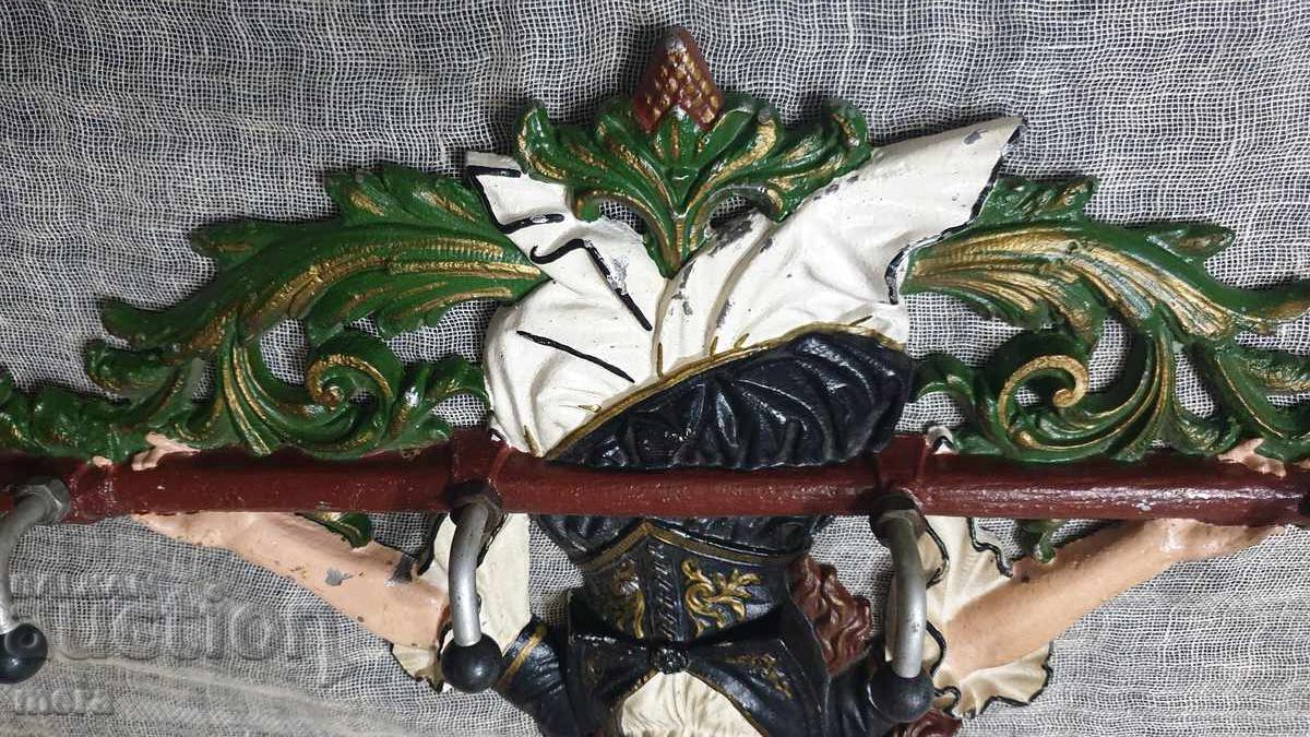 Метална винтидж закачалка - 5 Метална винтидж закачалка - 5