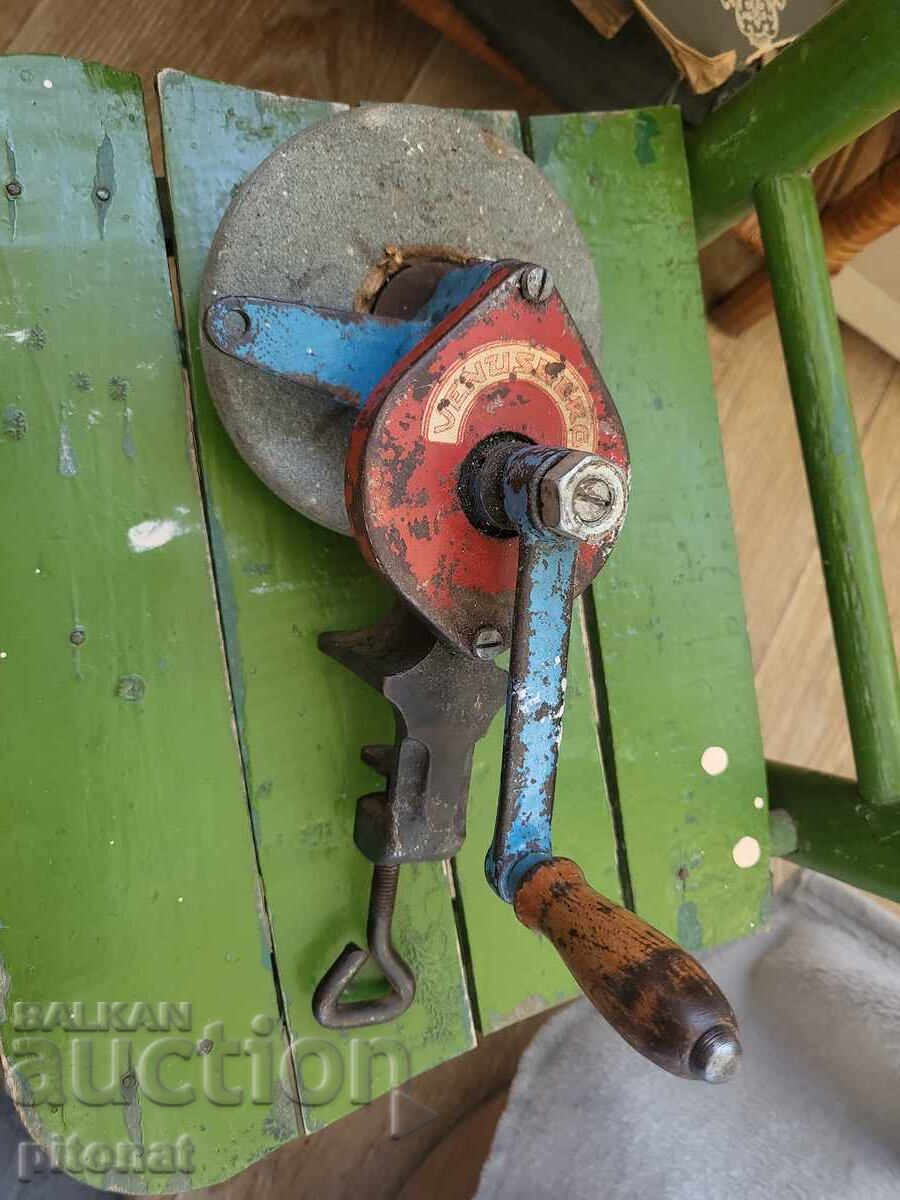 Old hand-powered grinding wheel VENUSBERG Old hand-powered grinding wheel VENUSBERG