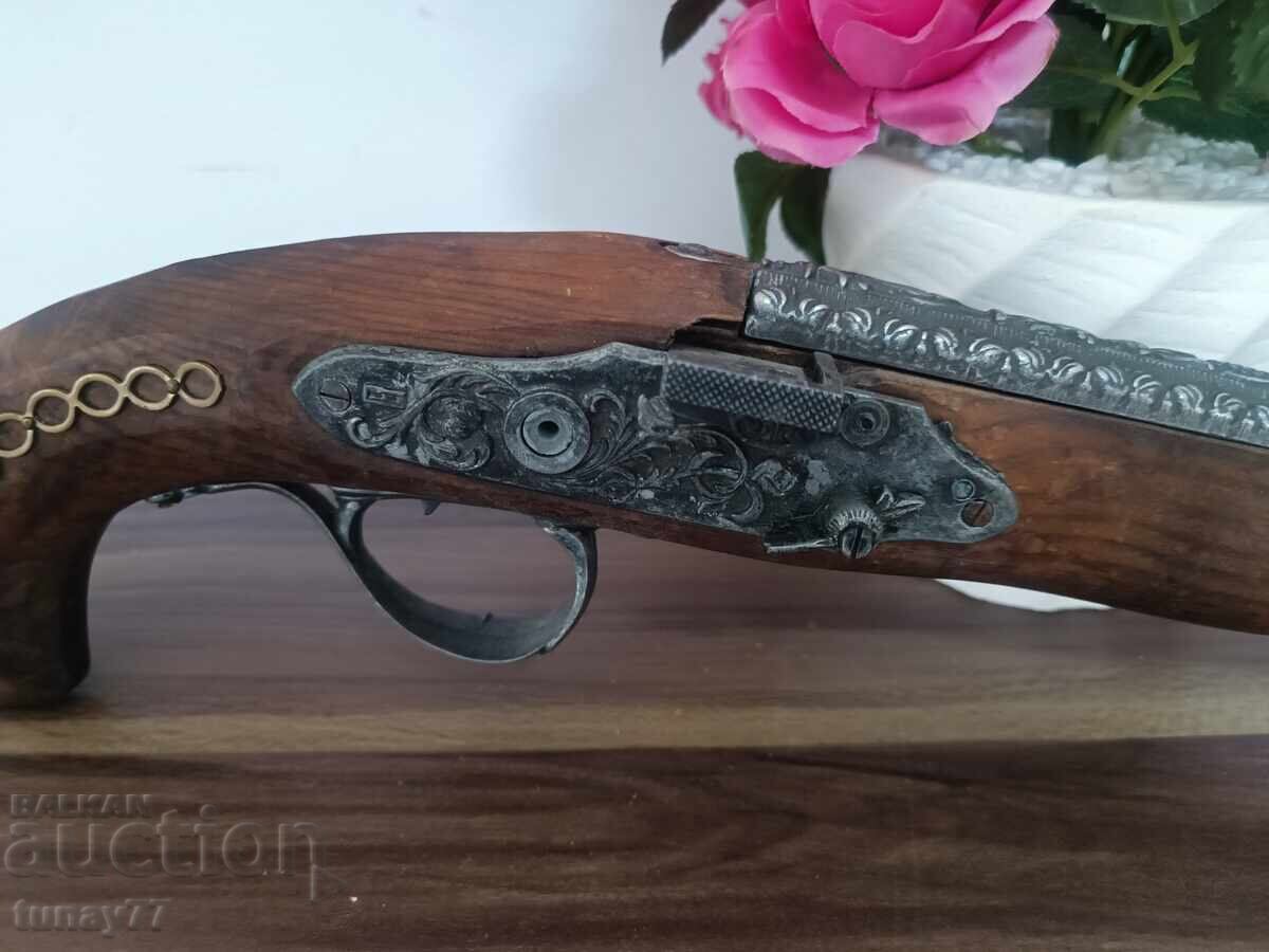 Изключително добра реплика на стар кремъчен пищов.Има с цена 13.00 лв. | € 6.65 Изключително добра реплика на стар кремъчен пищов.Има с цена 13.00 лв. | € 6.65