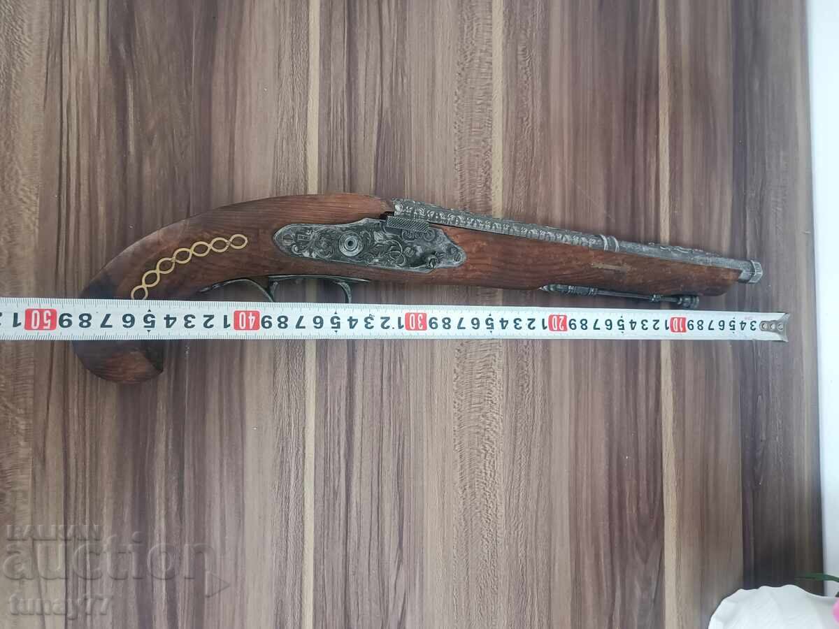 Изключително добра реплика на стар кремъчен пищов.Има - 6 Изключително добра реплика на стар кремъчен пищов.Има - 6