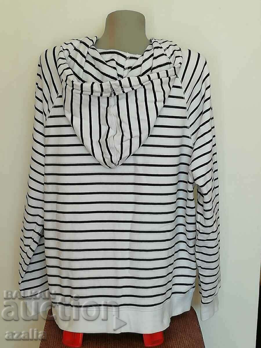 Hanorac excelent cu glugă, 100% bumbac cu preț € 10.23 | 20.01 BGN Hanorac excelent cu glugă, 100% bumbac cu preț € 10.23 | 20.01 BGN