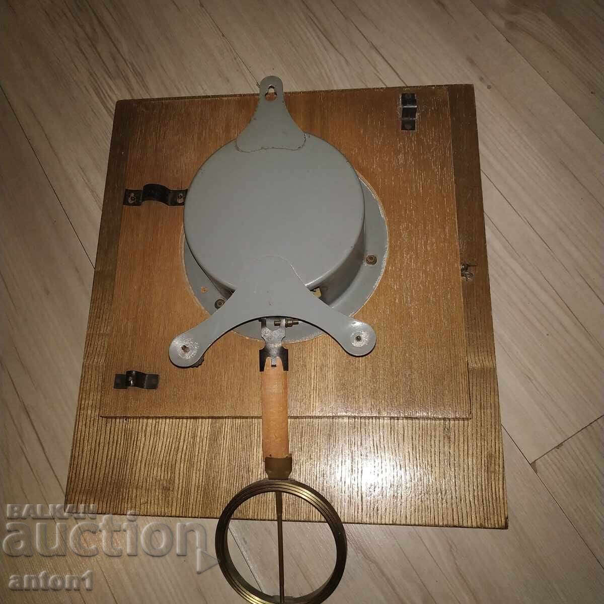 Δημοπρασία Κεχριμπάρι τοίχου