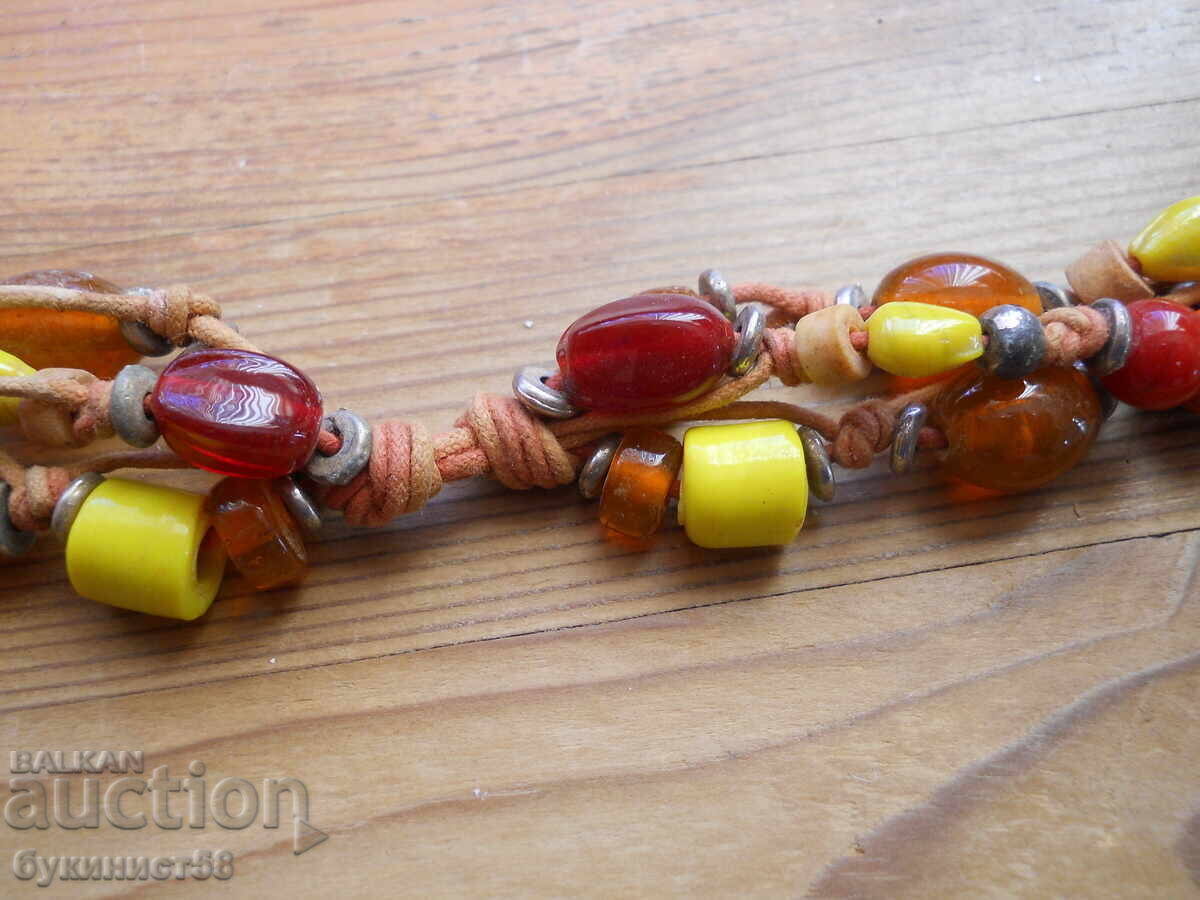 Colier interesant din mărgele diverse cu preț 5.00 BGN | € 2.56 Colier interesant din mărgele diverse cu preț 5.00 BGN | € 2.56