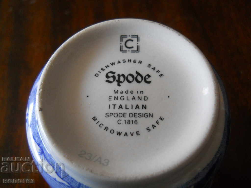 Livrarea Ceașcă de porțelan pentru ouă "Spode" - Anglia Livrarea Ceașcă de porțelan pentru ouă "Spode" - Anglia