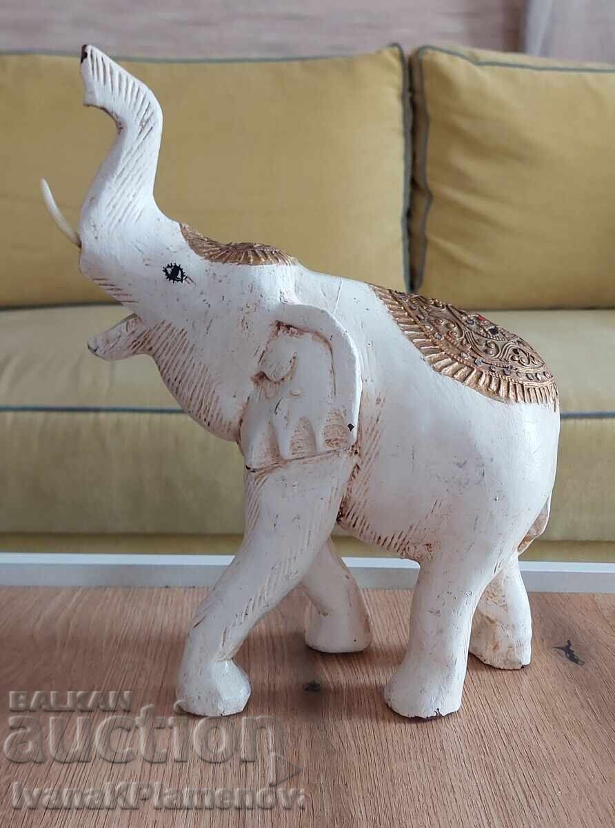 Wood carving, large elephant figure for connoisseurs with price 45.00 BGN | € 23.01