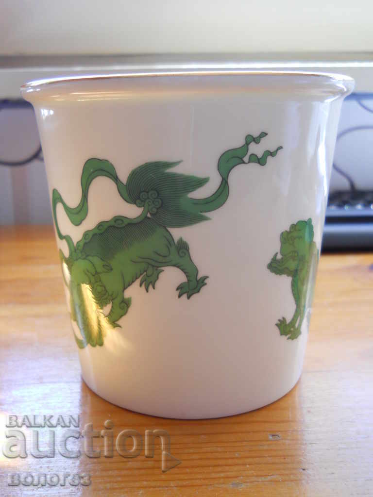 Licitație Ceașcă cu motive din mitologia chineză "Wedgwood" - Anglia