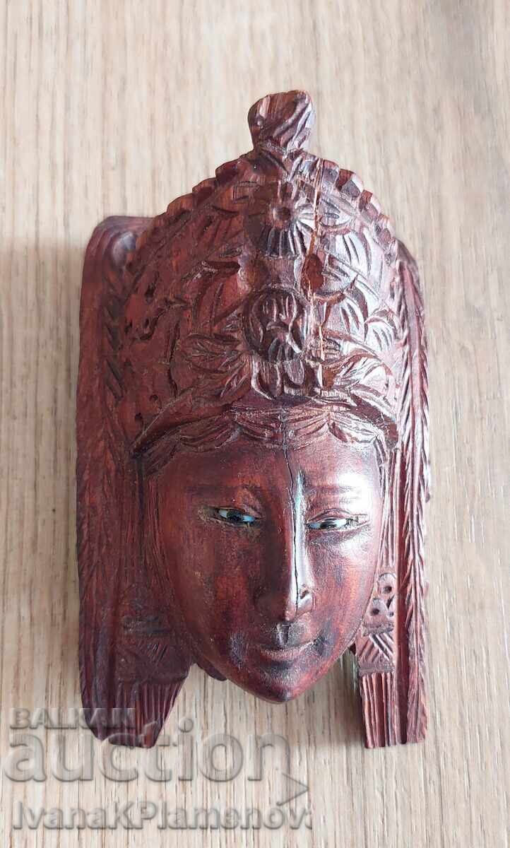 Дърворезба малка за ценители