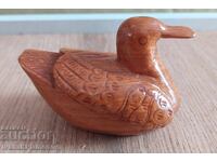 Sculptură în lemn mică pentru cunoscători