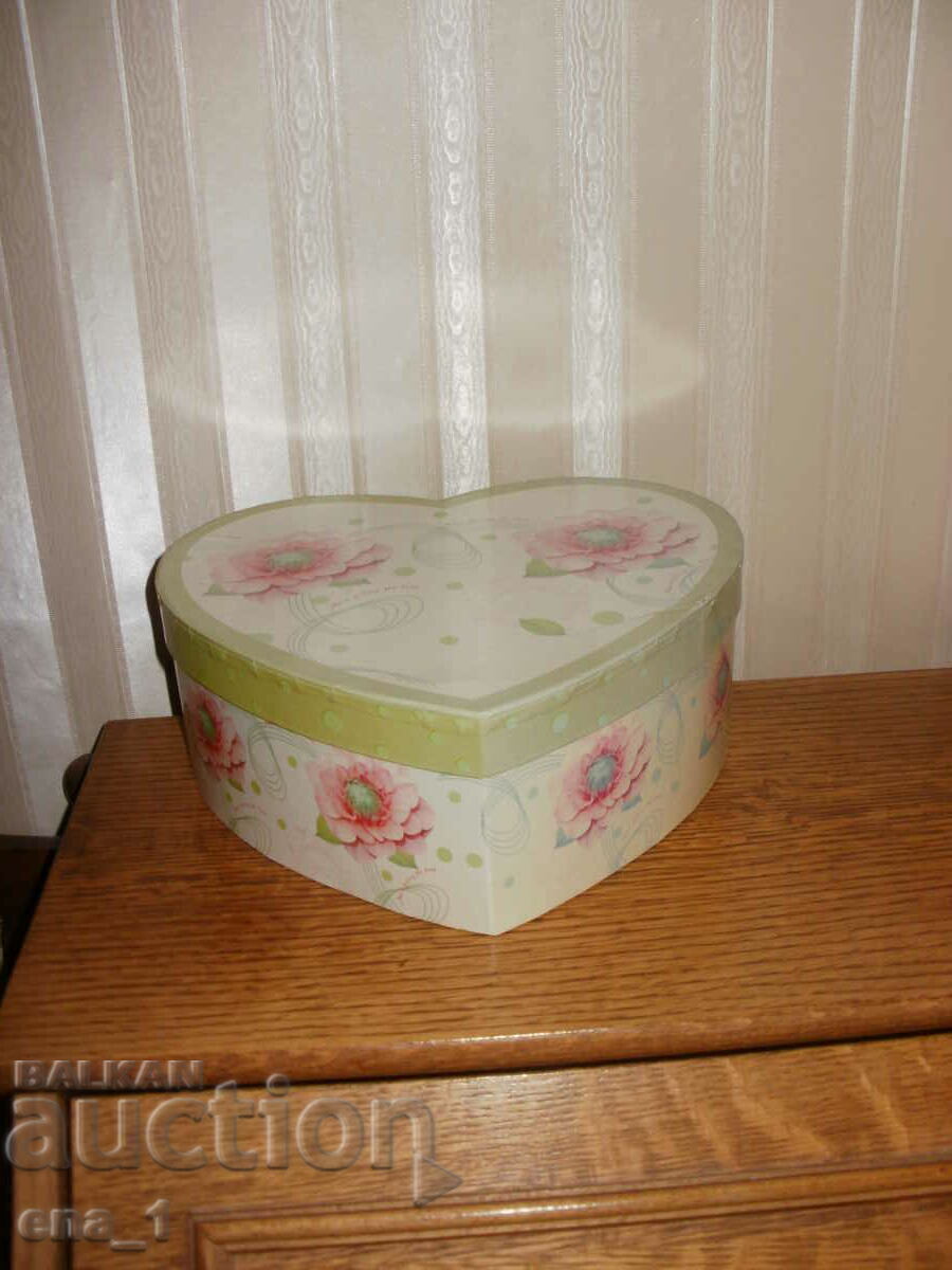 Κουτί δώρου σε σχήμα καρδιάς 25x21x9,5 cm. - 5