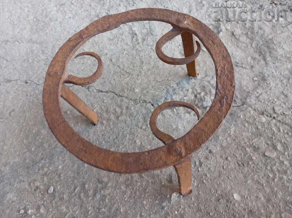 Παλιό σφυρήλατο τηγάνι από σφυρήλατο σίδερο, πρωτόγονο πυροστιά - 5 Παλιό σφυρήλατο τηγάνι από σφυρήλατο σίδερο, πρωτόγονο πυροστιά - 5