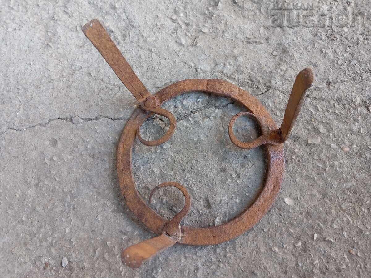 Παλιό σφυρήλατο τηγάνι από σφυρήλατο σίδερο, πρωτόγονο πυροστιά - 6 Παλιό σφυρήλατο τηγάνι από σφυρήλατο σίδερο, πρωτόγονο πυροστιά - 6