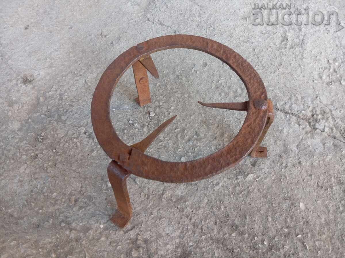 Παλιό σφυρήλατο τηγάνι πρωτόγονο πυροστιά για χάλκινο σκεύος με τιμή 21.00 BGN | € 10.74 Παλιό σφυρήλατο τηγάνι πρωτόγονο πυροστιά για χάλκινο σκεύος με τιμή 21.00 BGN | € 10.74