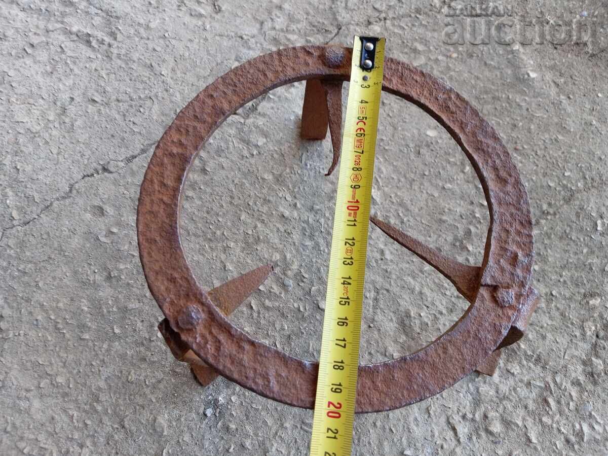 Δημοπρασία Παλιό σφυρήλατο τηγάνι πρωτόγονο πυροστιά για χάλκινο σκεύος Δημοπρασία Παλιό σφυρήλατο τηγάνι πρωτόγονο πυροστιά για χάλκινο σκεύος