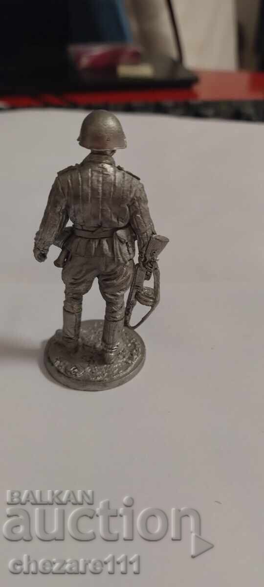 Μεταλλικός στρατιώτης Β' Παγκοσμίου Πολέμου με τιμή 9.00 BGN | € 4.60