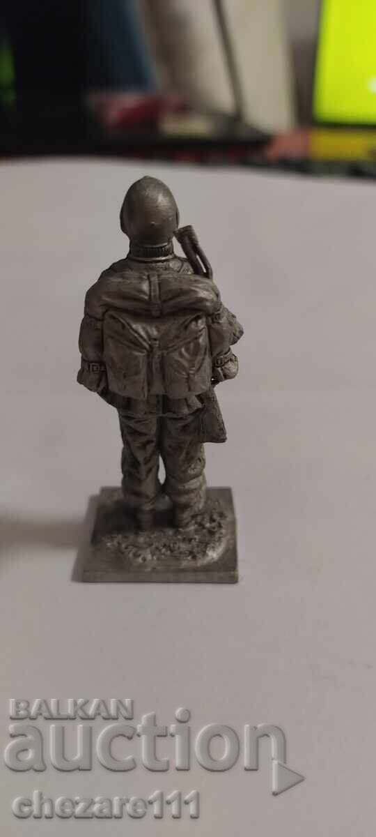 Μεταλλικός στρατιώτης Β' Παγκοσμίου Πολέμου με τιμή 9.00 BGN | € 4.60