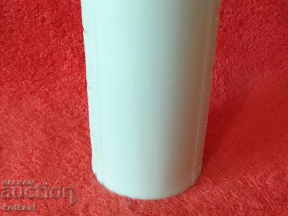 Delivery of Star Porcelain Vase Alka-Kunst Alboth & Kaiser Bavaria Relief Delivery of Star Porcelain Vase Alka-Kunst Alboth & Kaiser Bavaria Relief