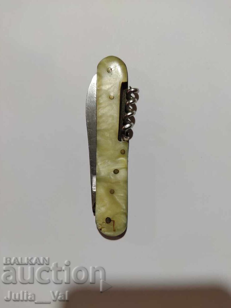 Briceag vechi de buzunar social 4 cu preț 22.00 BGN | € 11.25 Briceag vechi de buzunar social 4 cu preț 22.00 BGN | € 11.25