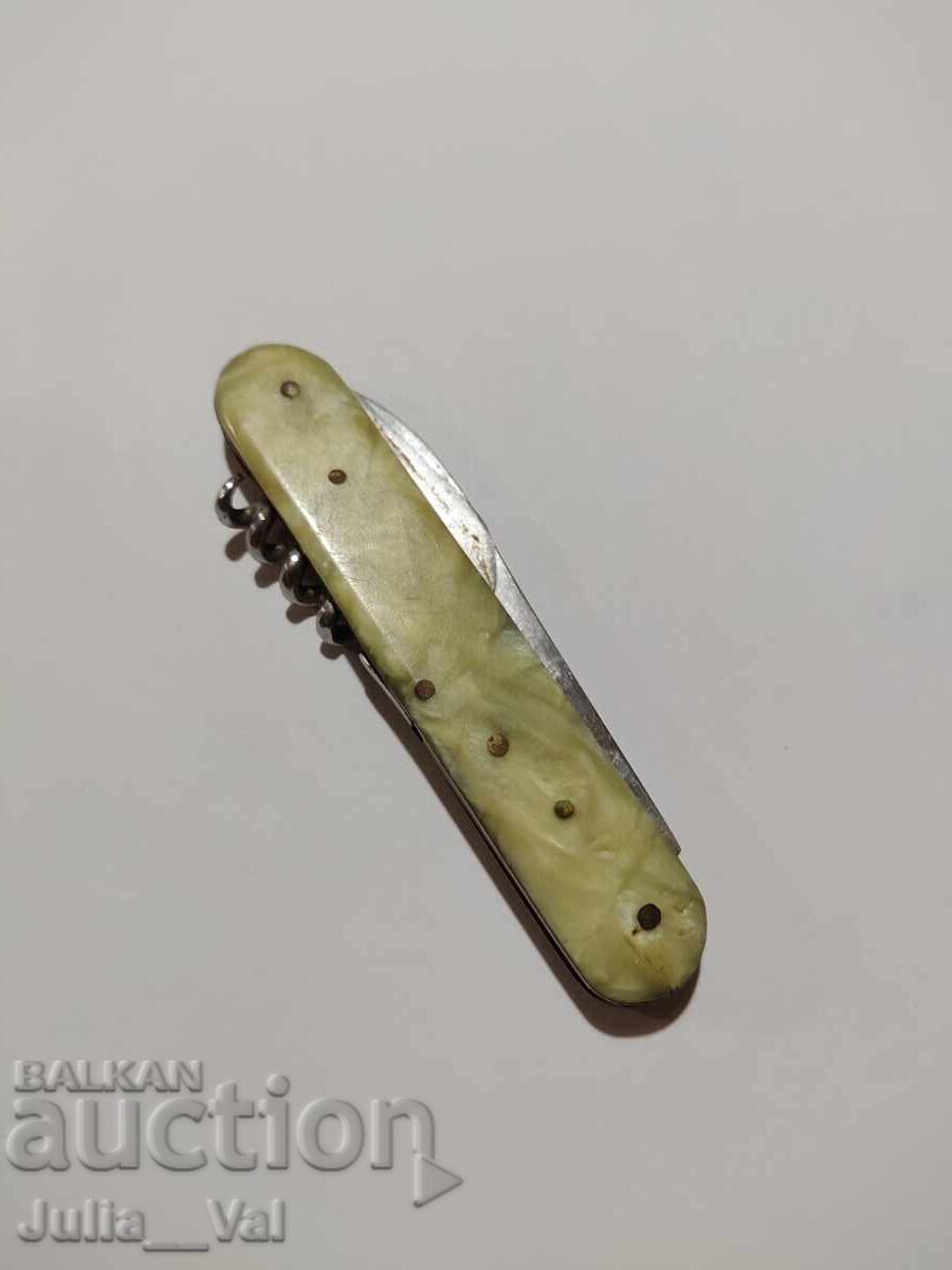 Briceag vechi de buzunar social 4 - 5 Briceag vechi de buzunar social 4 - 5