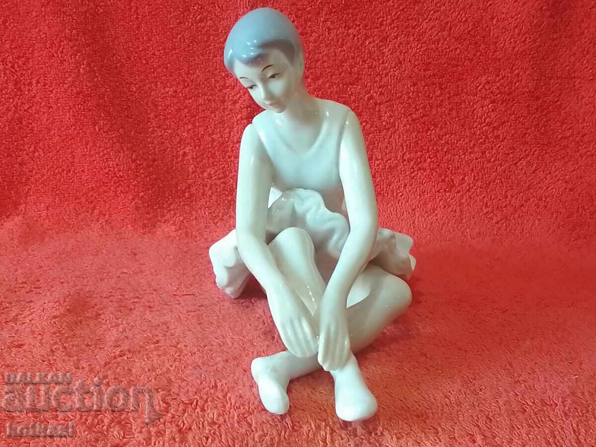 Стар порцелан фигура Жена Балерина NAO от Lladro Испания с цена 155.50 лв. | € 79.51