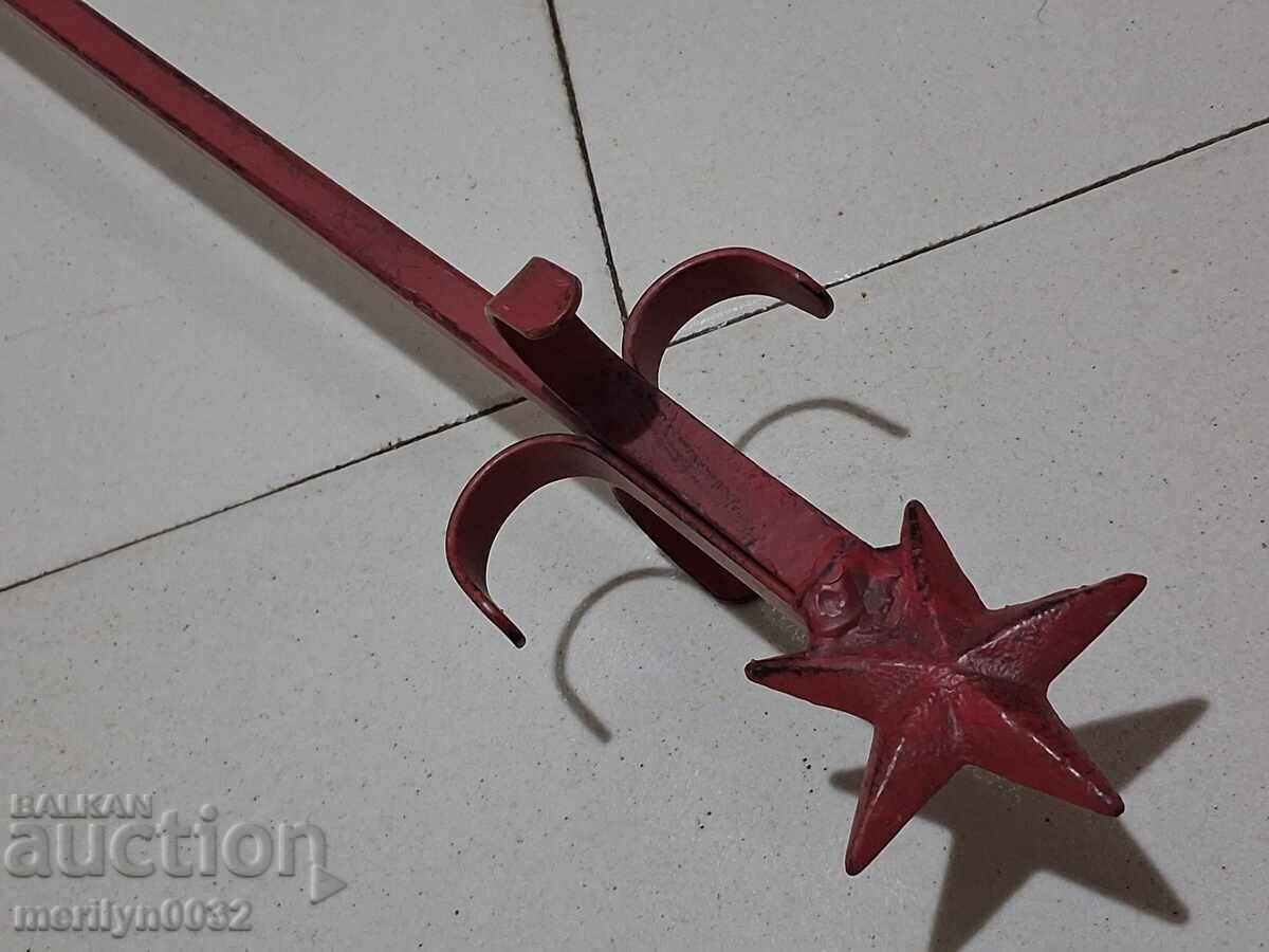 Suport pentru șemineu lopată cazma cârlig frigărui fier forjat NRB cu preț 59.90 BGN | € 30.63 Suport pentru șemineu lopată cazma cârlig frigărui fier forjat NRB cu preț 59.90 BGN | € 30.63