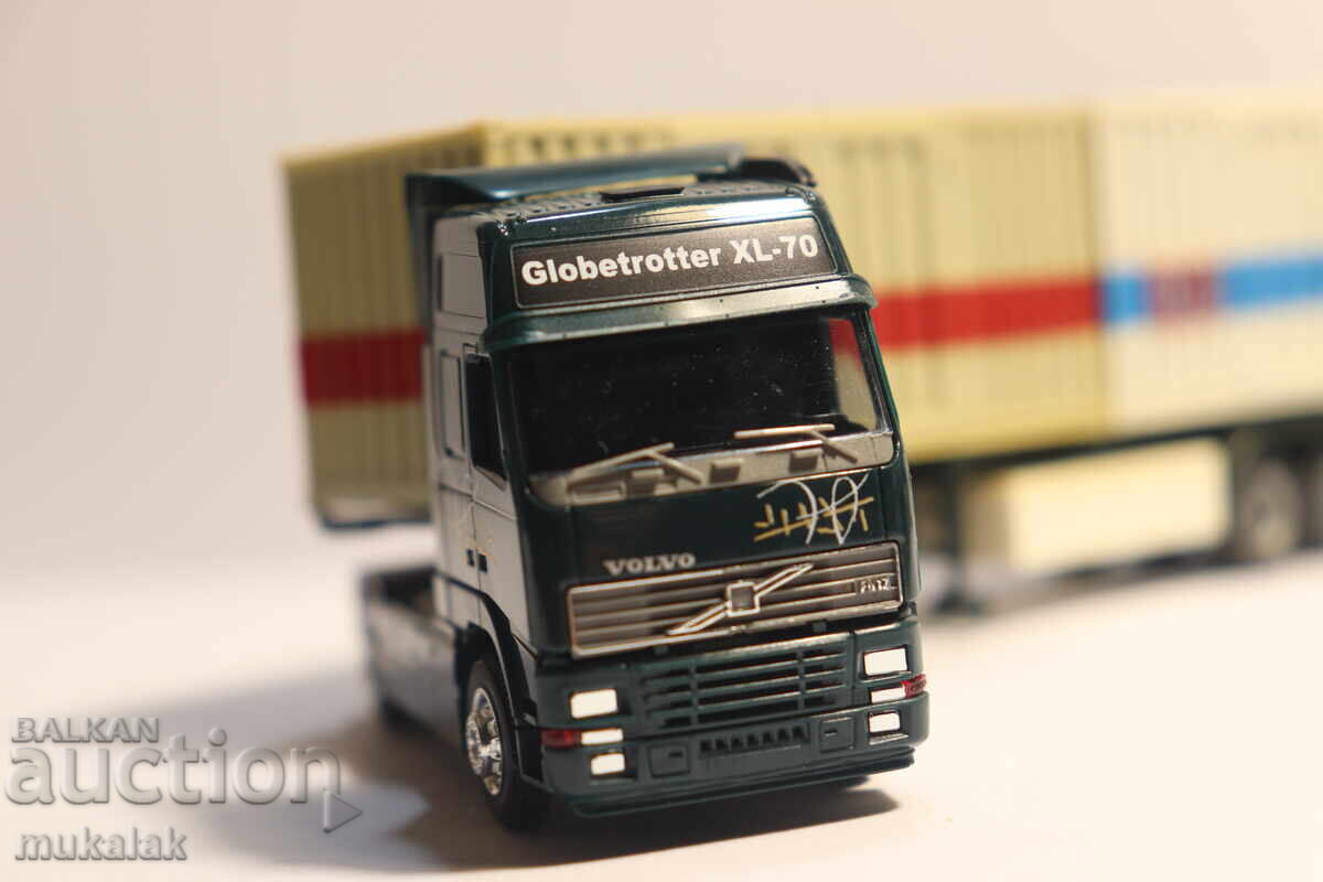Delivery of HERPA 1:87 H0 VOLVO FH Container Truck Model