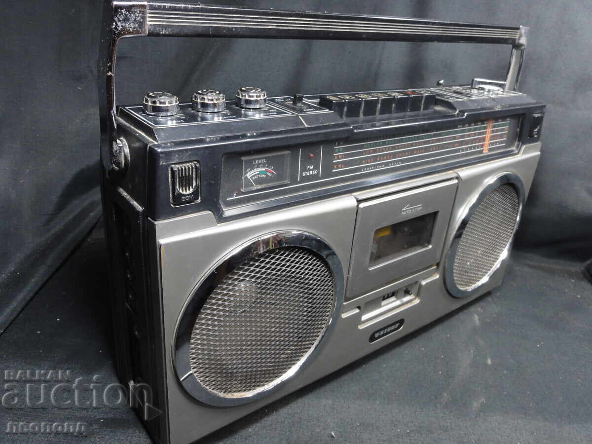 Auction BZC STAR Retro Transistor Radio Cassette Player UNISEF TU-3200 Auction BZC STAR Retro Transistor Radio Cassette Player UNISEF TU-3200
