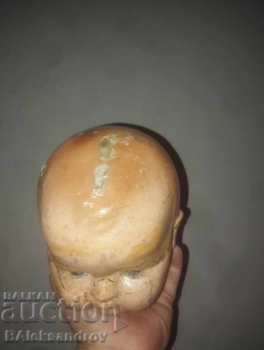 Доставка на Много стара кукленска голяма глава от папиемаше