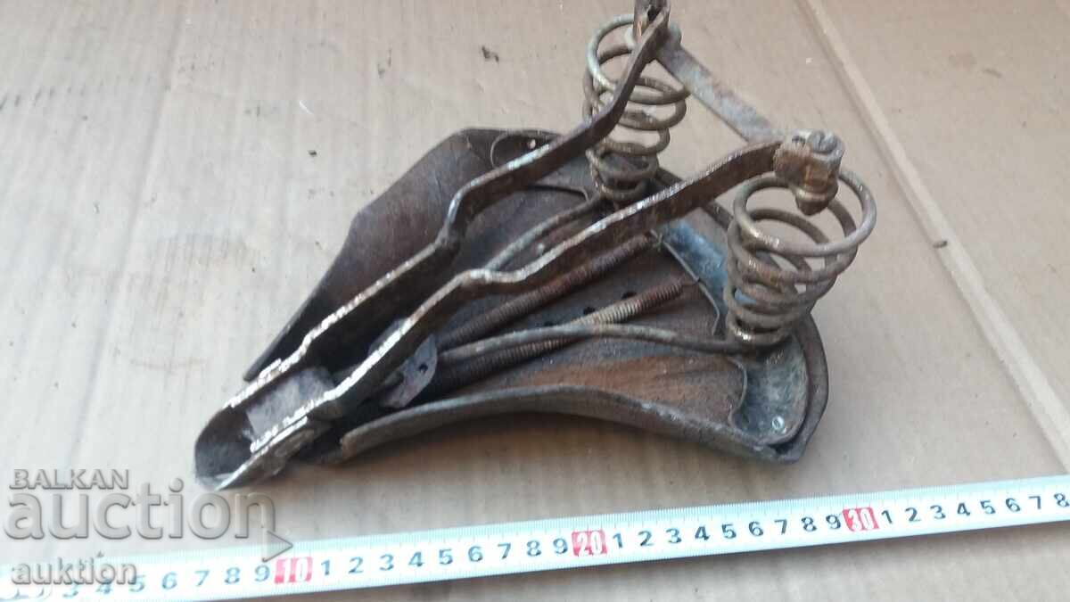 OLD SOCIALIST BIKE SEAT, WHEEL - 7 OLD SOCIALIST BIKE SEAT, WHEEL - 7