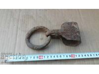 ÎNCHIZĂTOARE MASIVĂ FORJATĂ VECHE