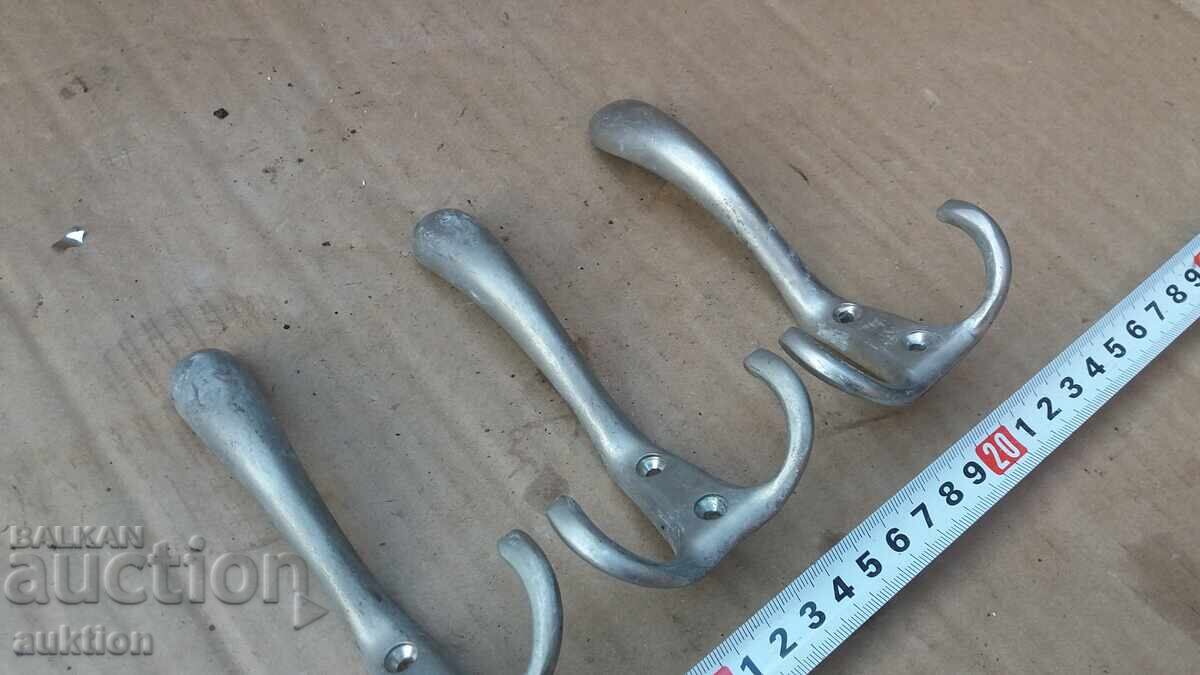 Delivery of LOT OF 3 SOLID BRONZE HANGERS