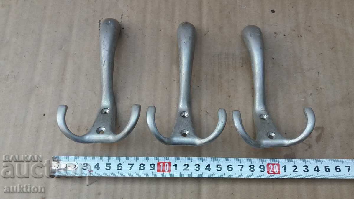 SET OF 3 SOLID BRONZE HANGERS with price 12.99 BGN | € 6.64