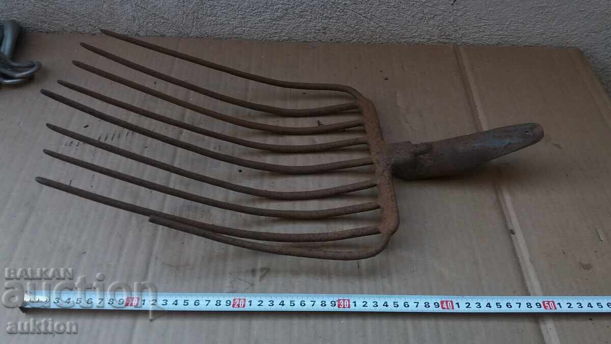 Доставка на МАСИВНА СОЦ. ВИЛА ЗА ВЪГЛИЩА