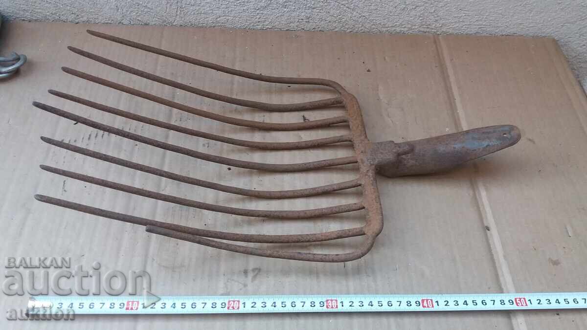 МАСИВНА СОЦ. ВИЛА ЗА ВЪГЛИЩА