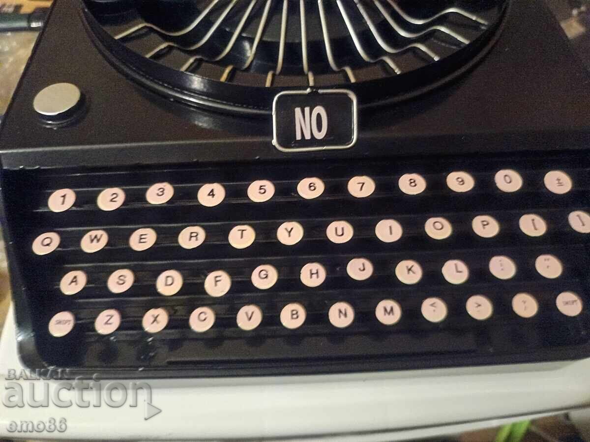 Μεταλλική γραφομηχανή για διακόσμηση Β.Ζ.Τ με τιμή 7.00 BGN | € 3.58