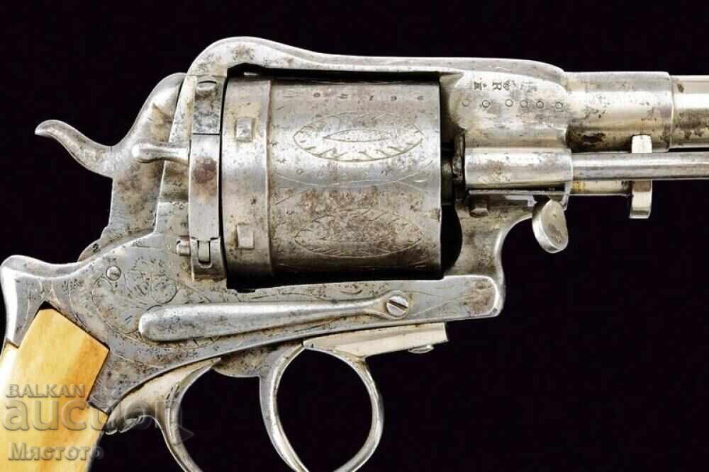 Μαυροβοριακό πιστόλι με κεντρική ανάφλεξη με τιμή 7000.00 BGN | € 3579.04